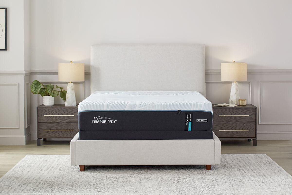 Brand New Tempur- Pedic Proadapt Médium Hybrid Queen Size