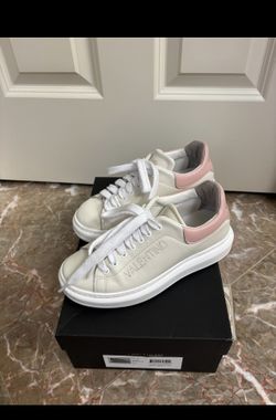 Valentino  Sneakers 🤍
