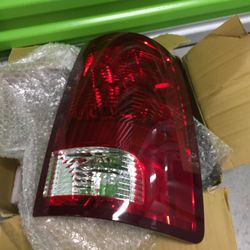 Tail Light ( Passenger Side ) Dodge Ram 1500