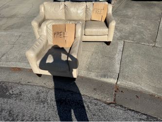 FREE !!!!!!SOFÁ SET (2 PIECES)