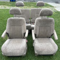 Car Seats Taking Offers 