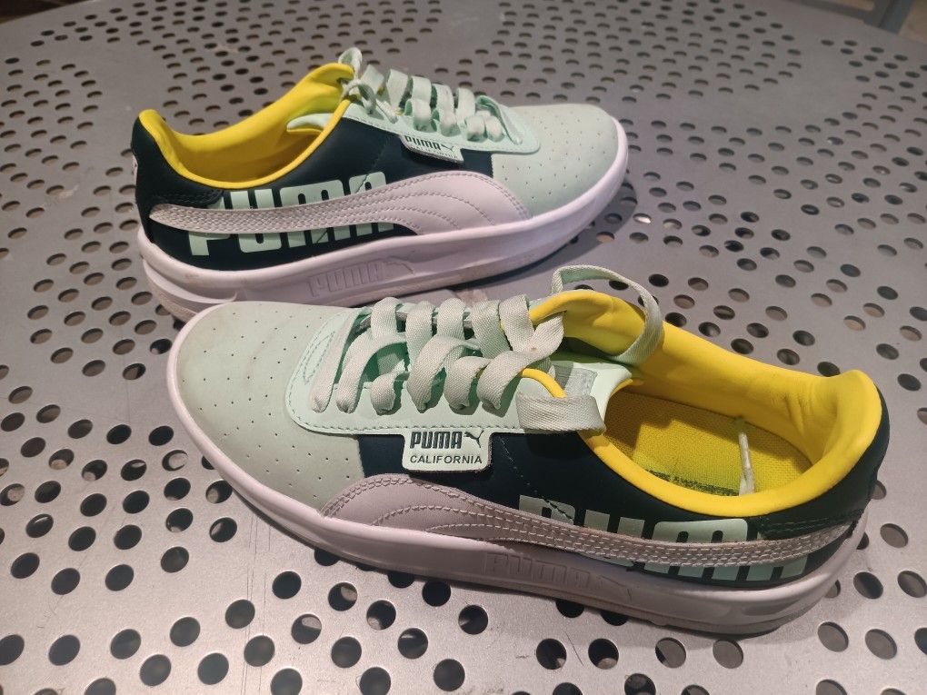 PUMA CALIFORNIA GREEN AND YELLOW SIZE 9 womens