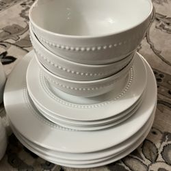 32 Piece Porcelain Beaded Rim Dinnerware Set White- Threshold
