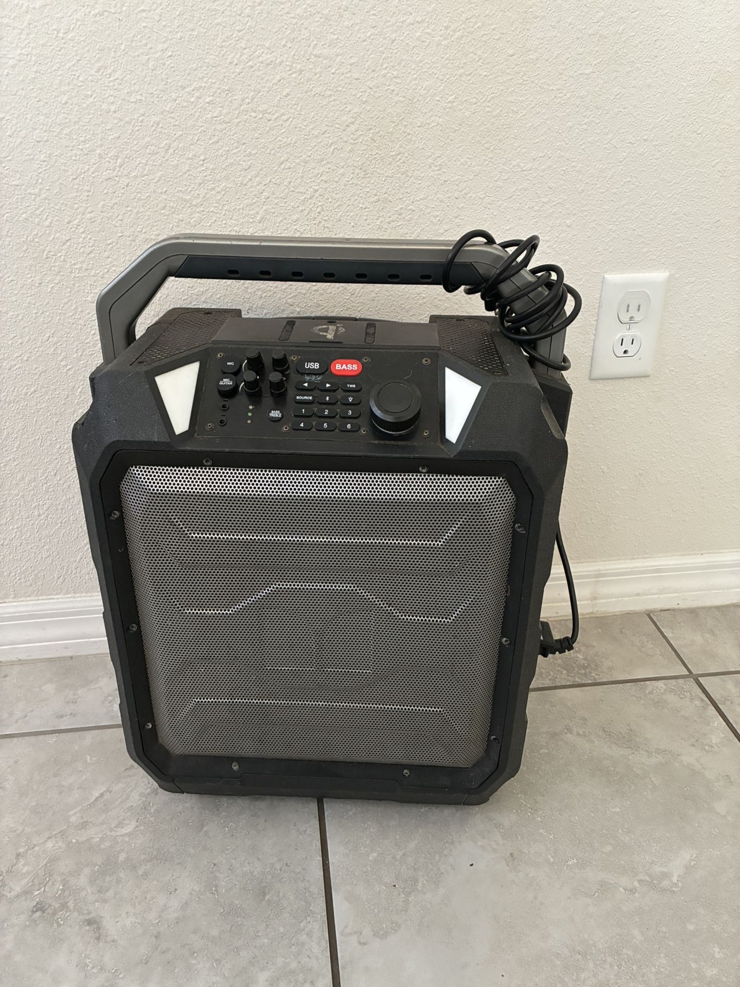 Giant Jbl