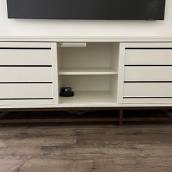 Crate And Barrel Clapboard Media 60" White
