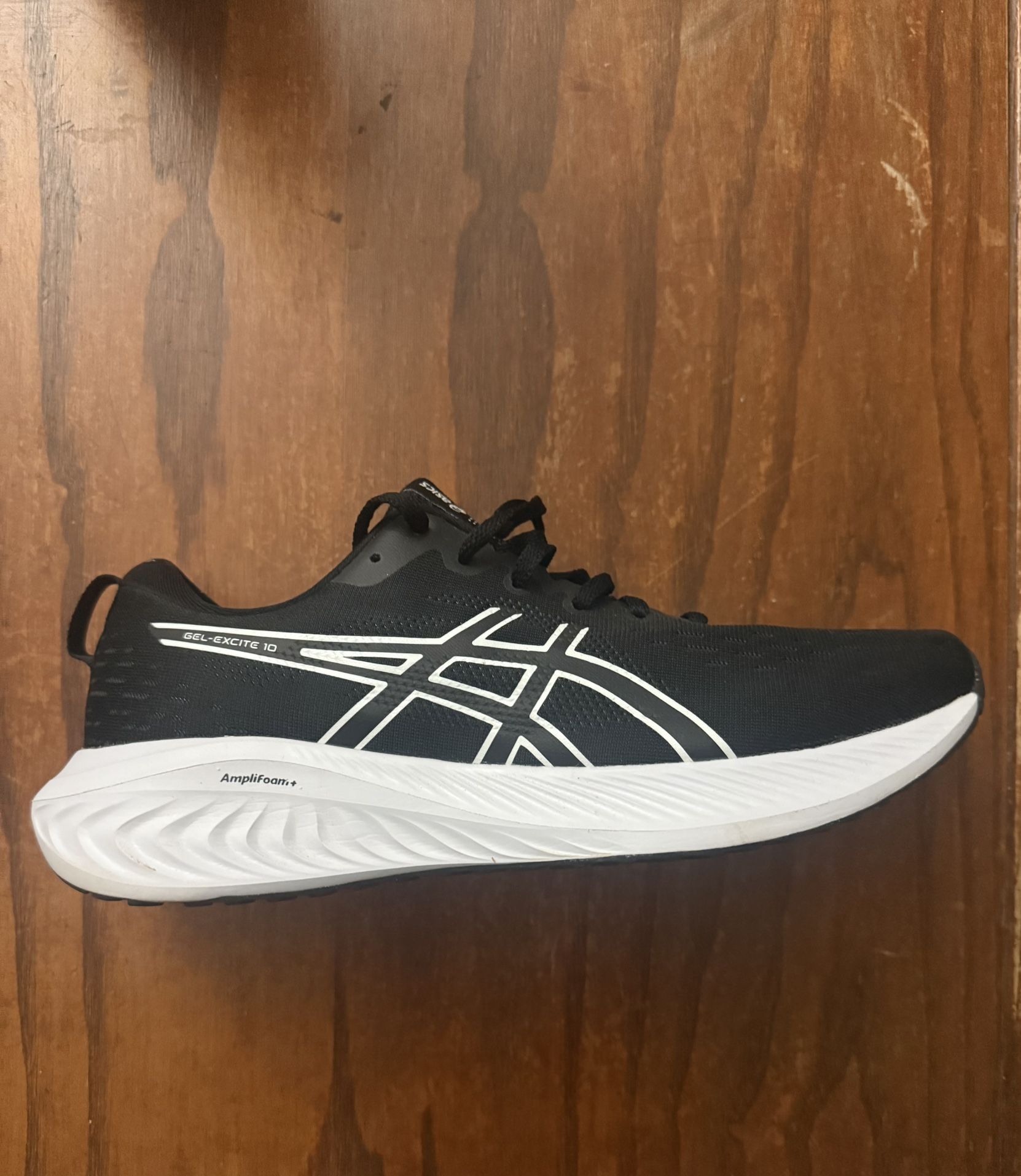 Brand New ASICS Men's Gel Excite 10 Running Shoes size
