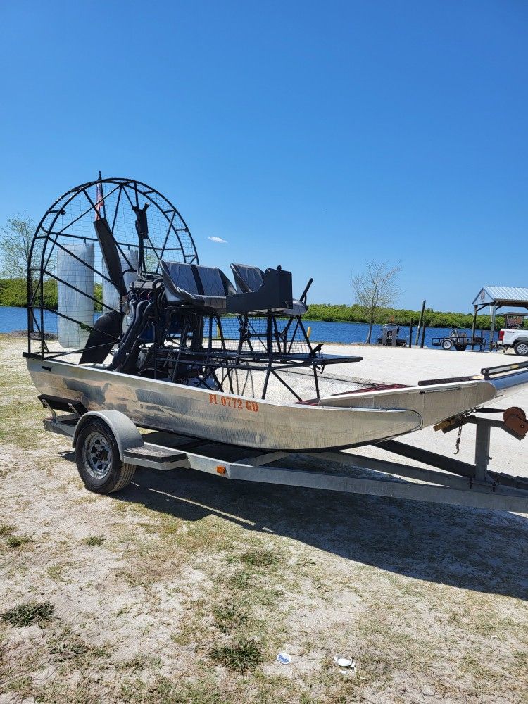 Alumitech Airboat