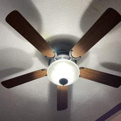 52” HARBOR BREEZE CEILING FAN