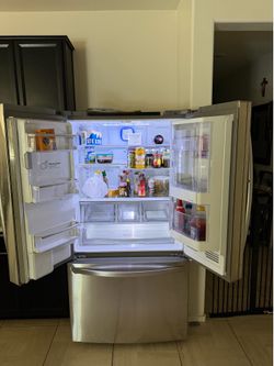 LG LFX31945ST/06 refrigerator (for Parts only)