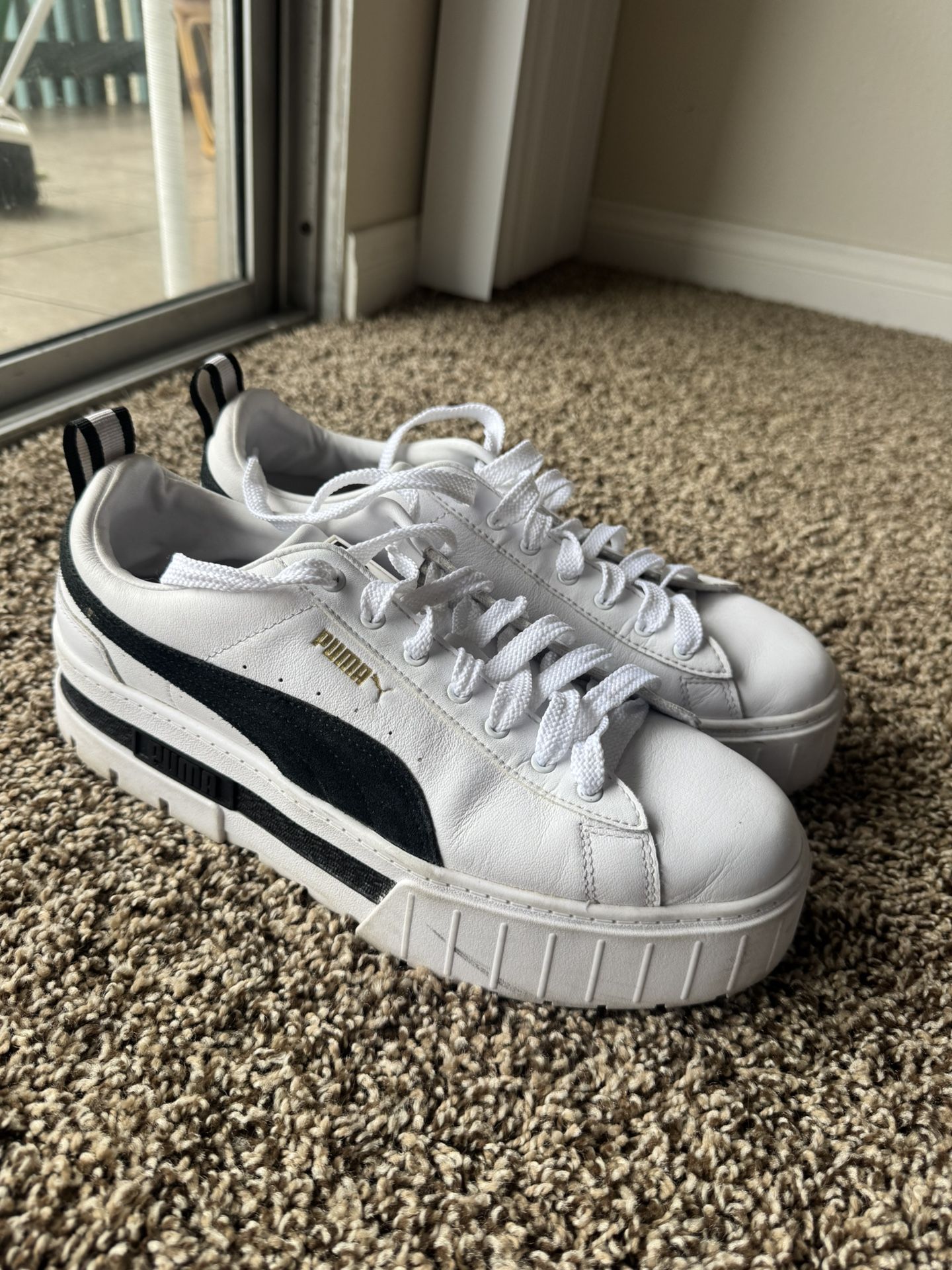 Pumas Women’s Size 11