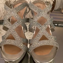 Lauren Larraine Silver Sparkle 9 1/2 Heels 