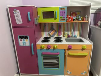 KidKraft Deluxe Big and Bright Wooden Play Kitchen for Sale in Beach Park IL OfferUp