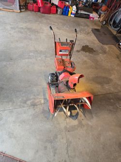 Yard-Man 8 Hp Snowbord Snow Blower