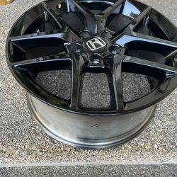 Single Honda Civic Rim 18” Oem New Condition ( One 1 Wheel Only )( Solamente Un 1 Rin ) Como Nuevo 