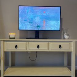 TV Stand W/storage 