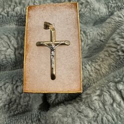 10k Gold Cross Pendant 