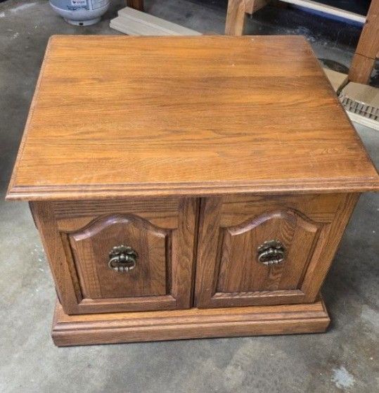 Wood Side/End Table