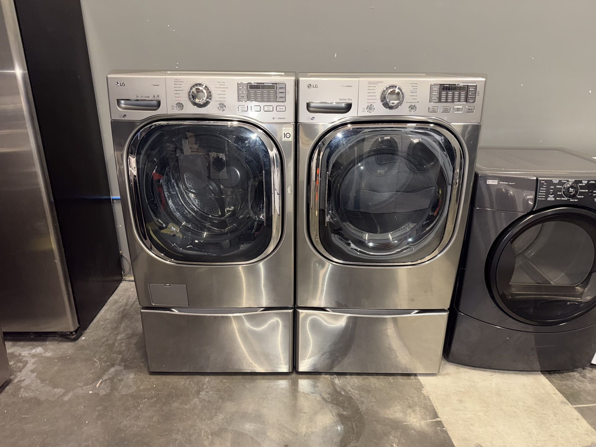 LG XL CAPACITY WASHER DRYER ELECTRIC SET