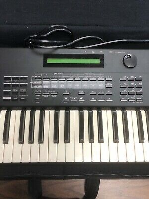 Roland XP-50 Synthesizer Keyboard music workstation
