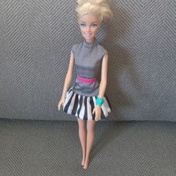 Mattel 2010 Collectible Barbie Doll