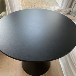 Black 35” Round Table 