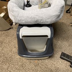 Cat litter box / bed / toy