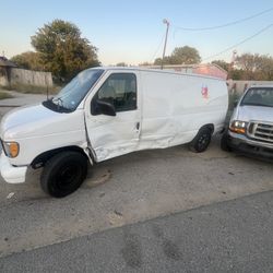 2002 Ford E-250 Van - Parts Only #JB5