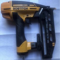 Bostitch Smart Point 2.5-in 16-Gauge Pneumatic Finish Nailer