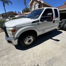 2015’Ford F350 Dually 2wd Extra cab 