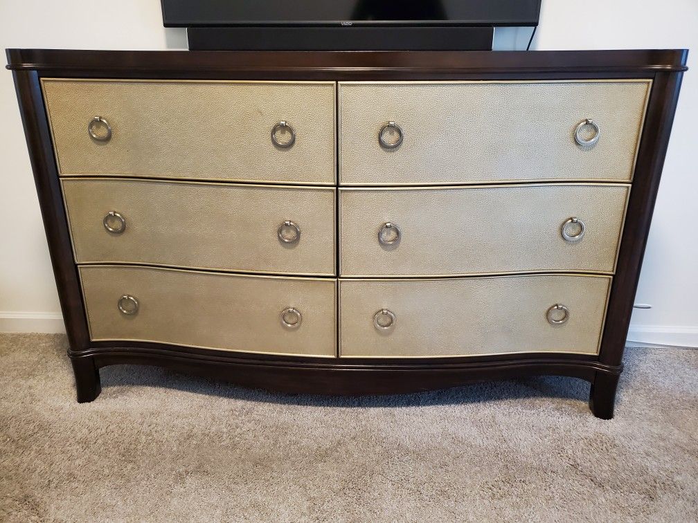 Elegant 6 Drawer Dresser 