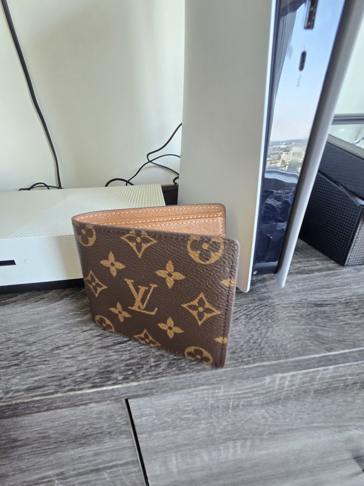 LV Mens Wallet