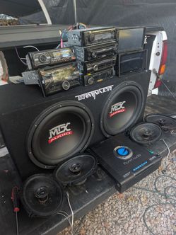 Bundle stere subs amp speakers