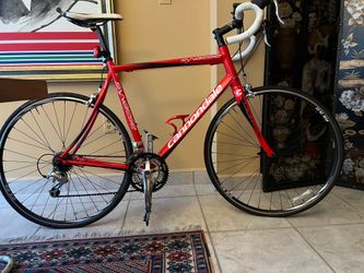 2012 Cannondale Synapse Alloy 7 with Carbon Blades, Shimano 7 Sora KMC 9-Speed, 58 cm Road Race Endurance Cycling