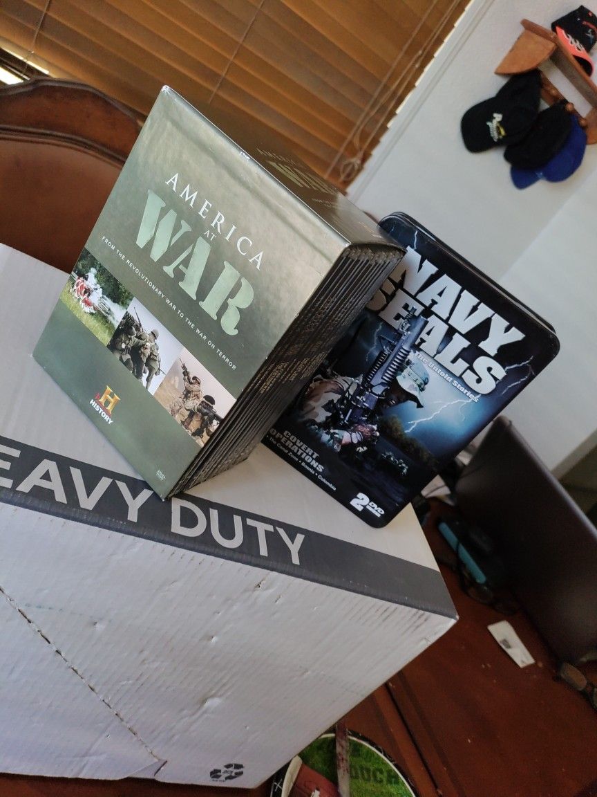 AMERICA AT WAR,& NAVY SEAL'S READ DESCRIPTION - $10 FOR BOTH PICK ⛏️ UP ONLY