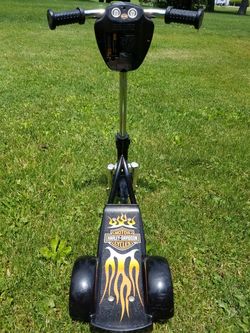 HARLEY DAVIDSON SCOOTER {contact info removed} NO EMAILS PLEASE CALL OR TEXT THANK YOU