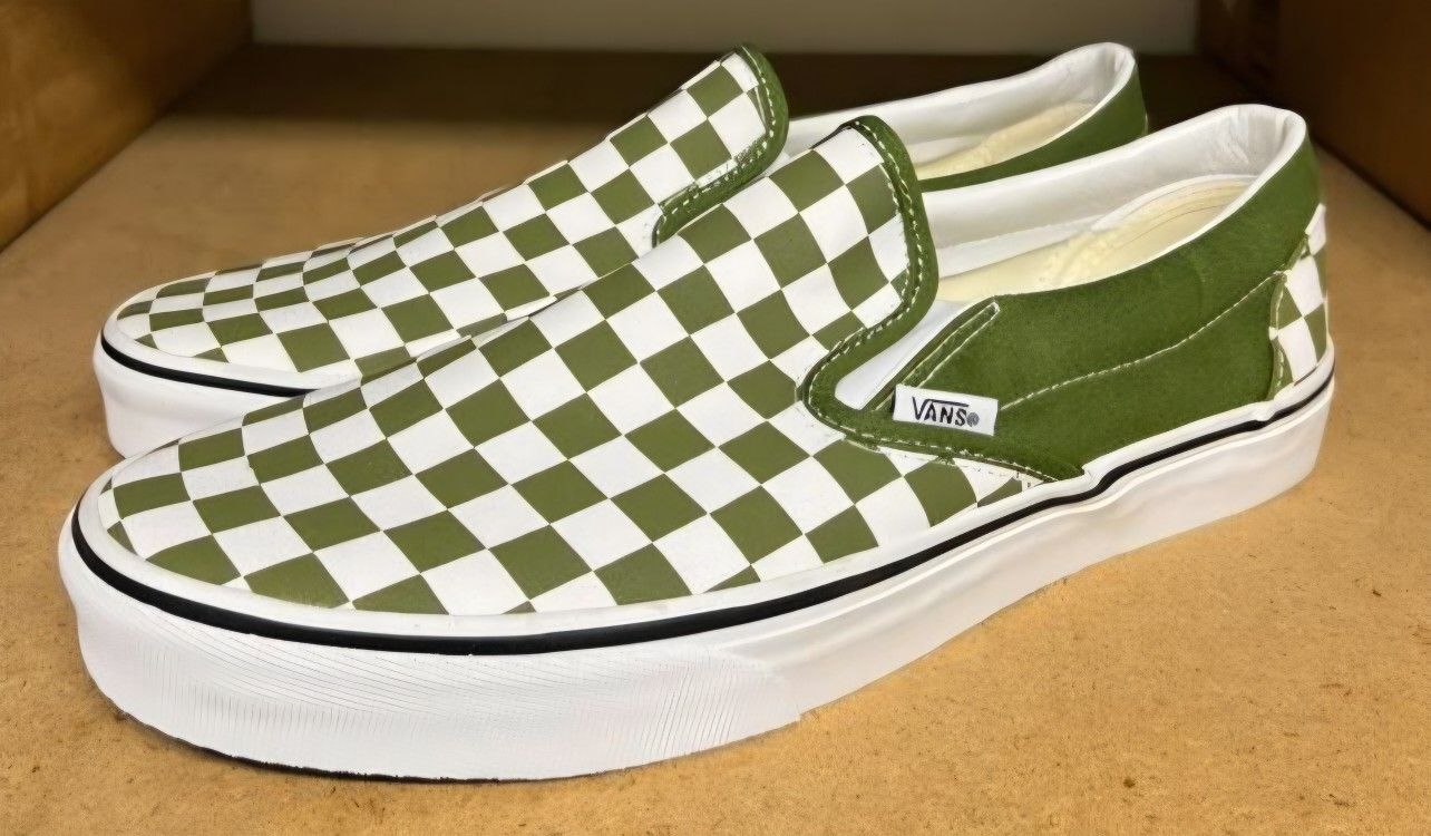 Vans Classic Slip-On Checkerboard Shoes - Pesto
Size 10.5