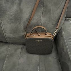 Michael Kors crossbody Purse