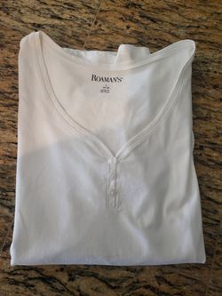 Roaman’s White Henley Tee – Women’s Large 18/20