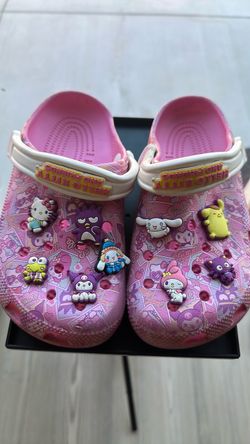 Hello kitty crocs size J4
