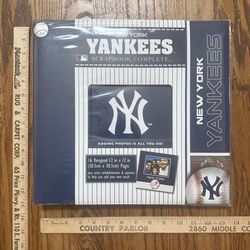 New York Yankees Scrapbook MLB Baseball Tapestry CR Gibson New Complete