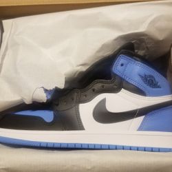 Air Jordan Retro 1 UNC size 3y 