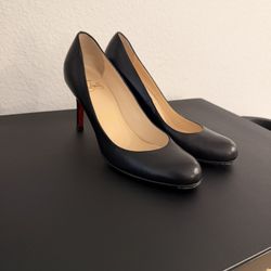 CHRISTIAN LOUBOUTIN Simple Round Toe Pumps size 36 Black