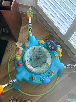 Baby Einstein Neptune’s Ocean DiscoveryActivity Center