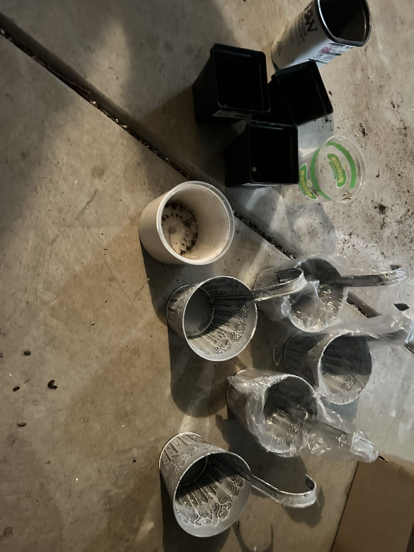 Small Flower/plant Grow Pots/hanging- Metal And Plastic - Garden/home