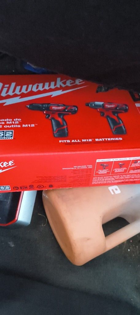 Milwaukee Drill Set