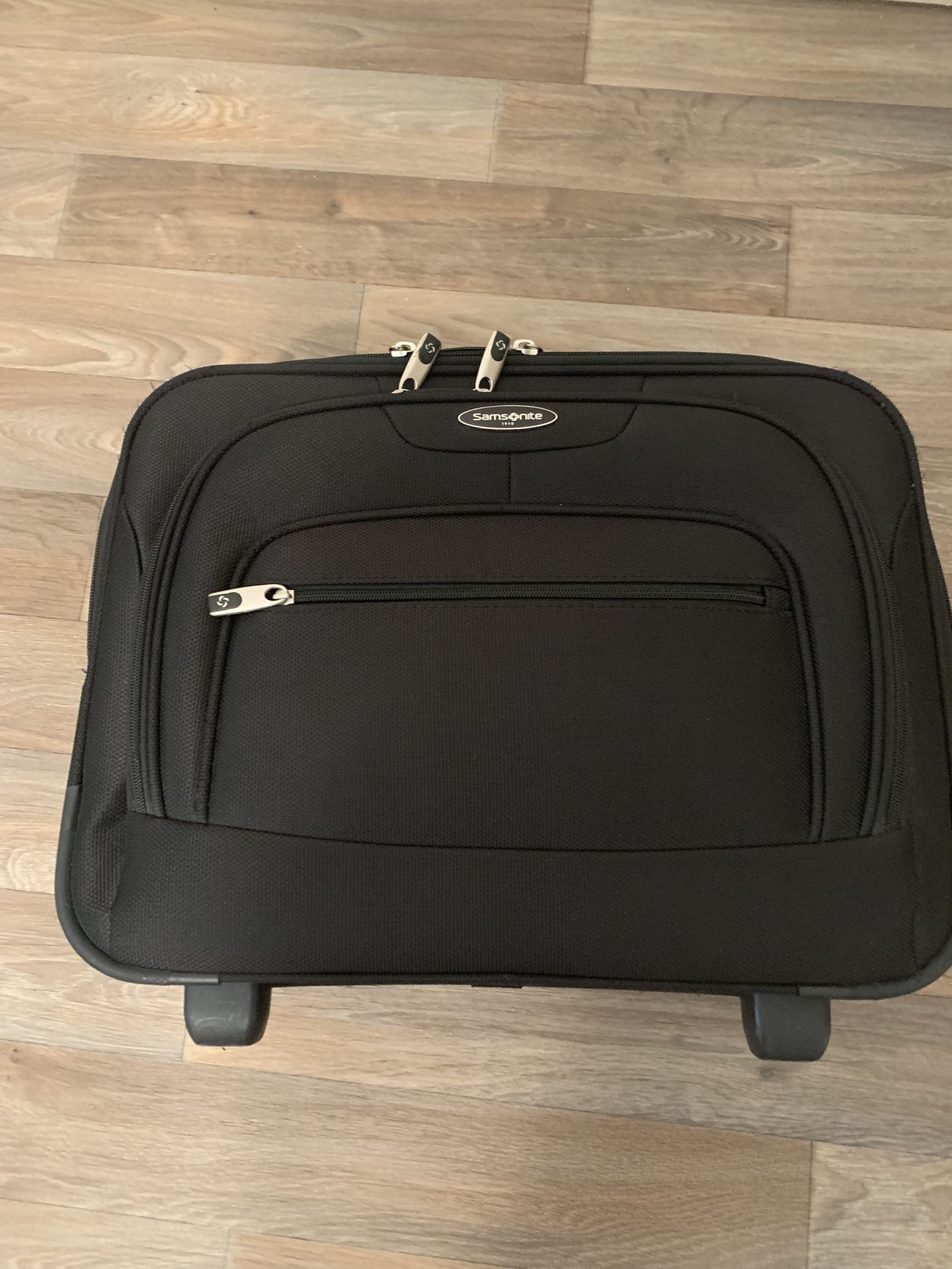 Samsonite Rolling Luggage, Black….18”x13”