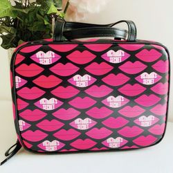 NEW Victoria Secret Hanging Lips Case Cosmetic Travel Case Bag Mists, lotions, makeup, brushes, lipsticks travel essentials 2 interior zip compartme
