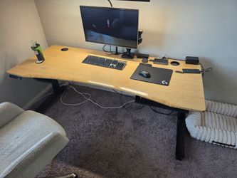 Jarvis Automatic standing desk.