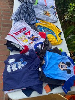 Ropa de niño en buenas condiciones