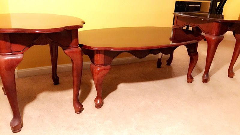Make An Offer - wooden queen Ann coffee table / 2 night stands